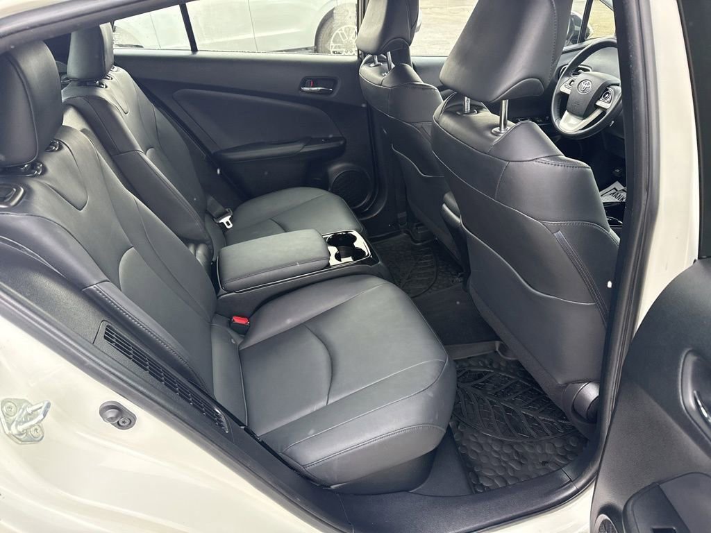 Used 2018 Toyota Prius Prime Premium image 40