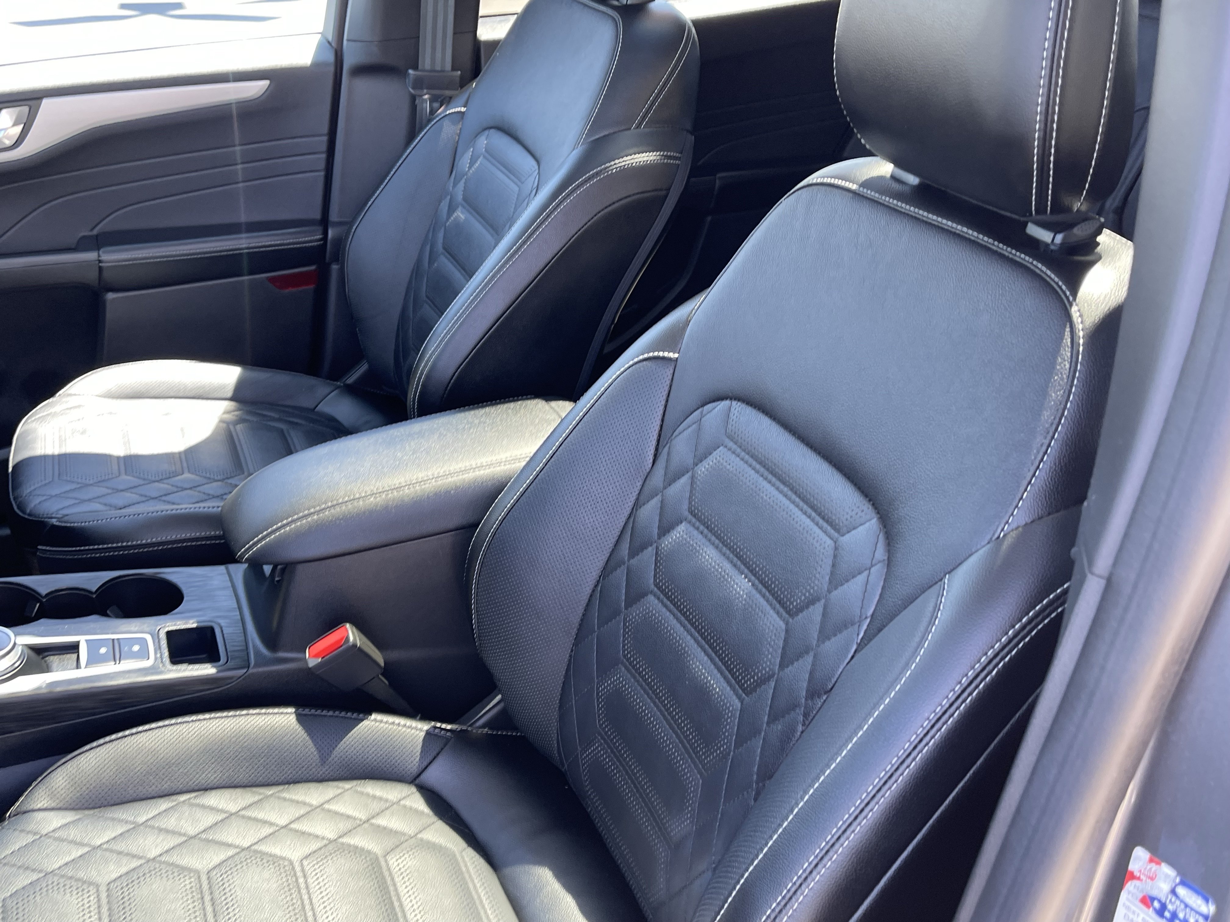Certified 2023 Ford Escape Platinum w/ Premium Technology Package AWD/4WD image 17