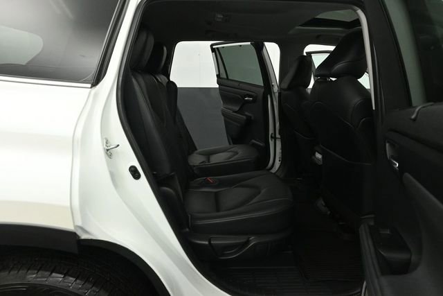 Used 2021 Toyota Highlander XLE AWD/4WD image 24