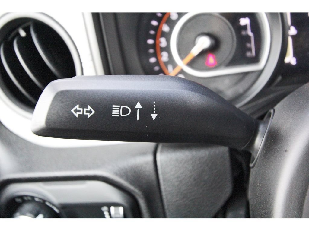 Used 2024 Jeep Gladiator Sport AWD/4WD image 16