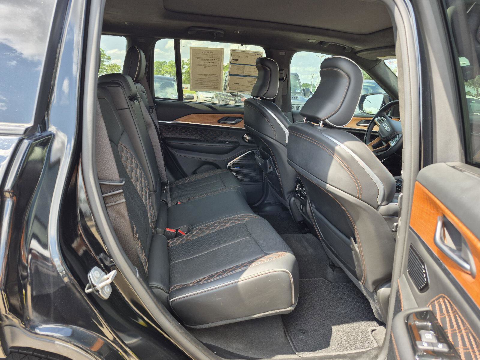 Used 2023 Jeep Grand Cherokee Summit image 11