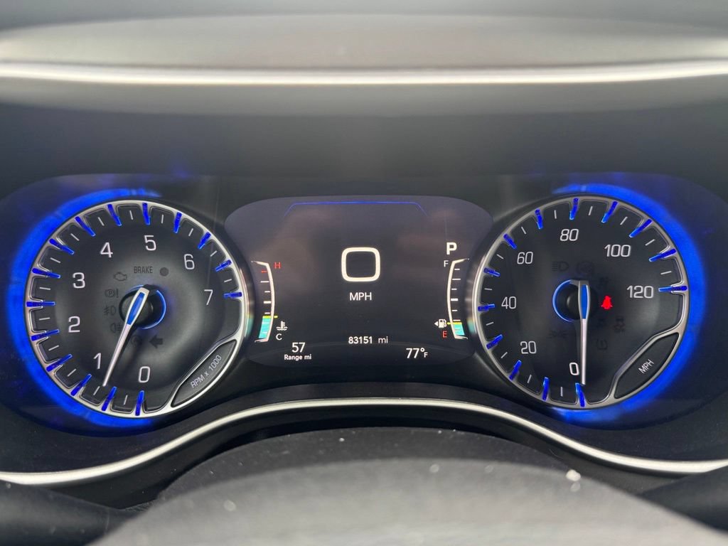 Used 2022 Chrysler Pacifica Touring-L FWD image 9