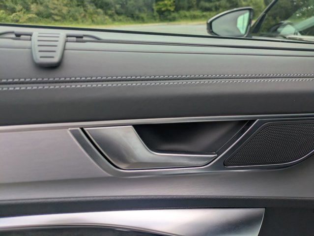 Used 2021 Audi S6 Prestige w/ Prestige Package image 28
