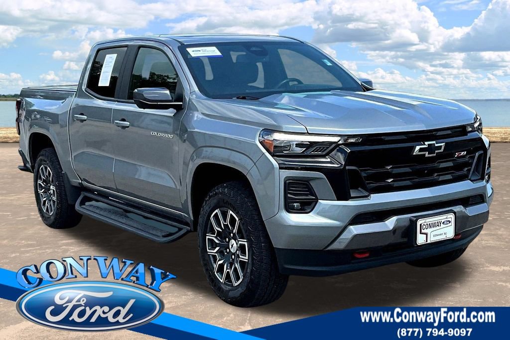 Used 2025 Chevrolet Colorado Z71 w/ Technology Package AWD/4WD image 1
