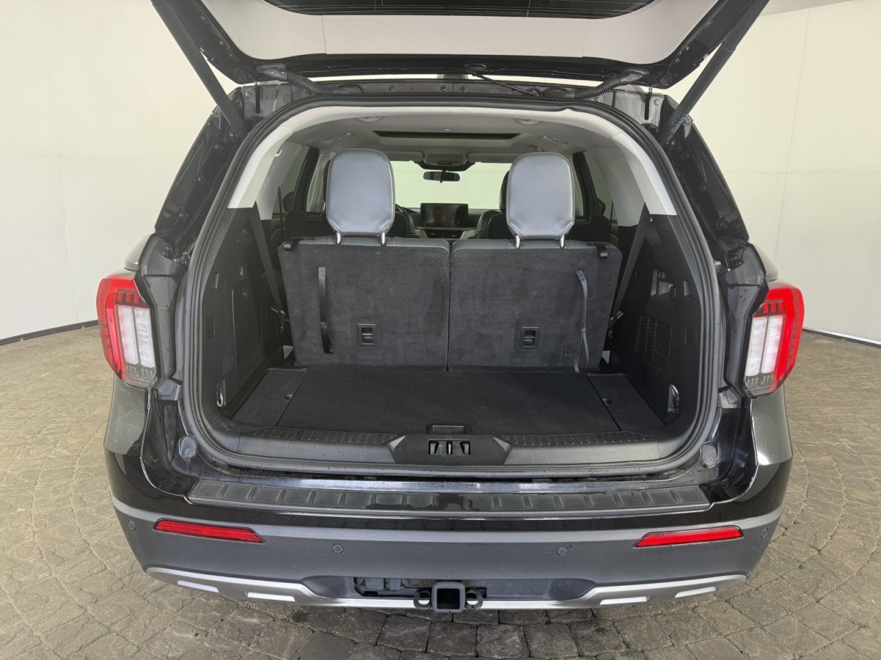 Certified 2025 Ford Explorer Active w/ Active Comfort Package AWD/4WD image 7