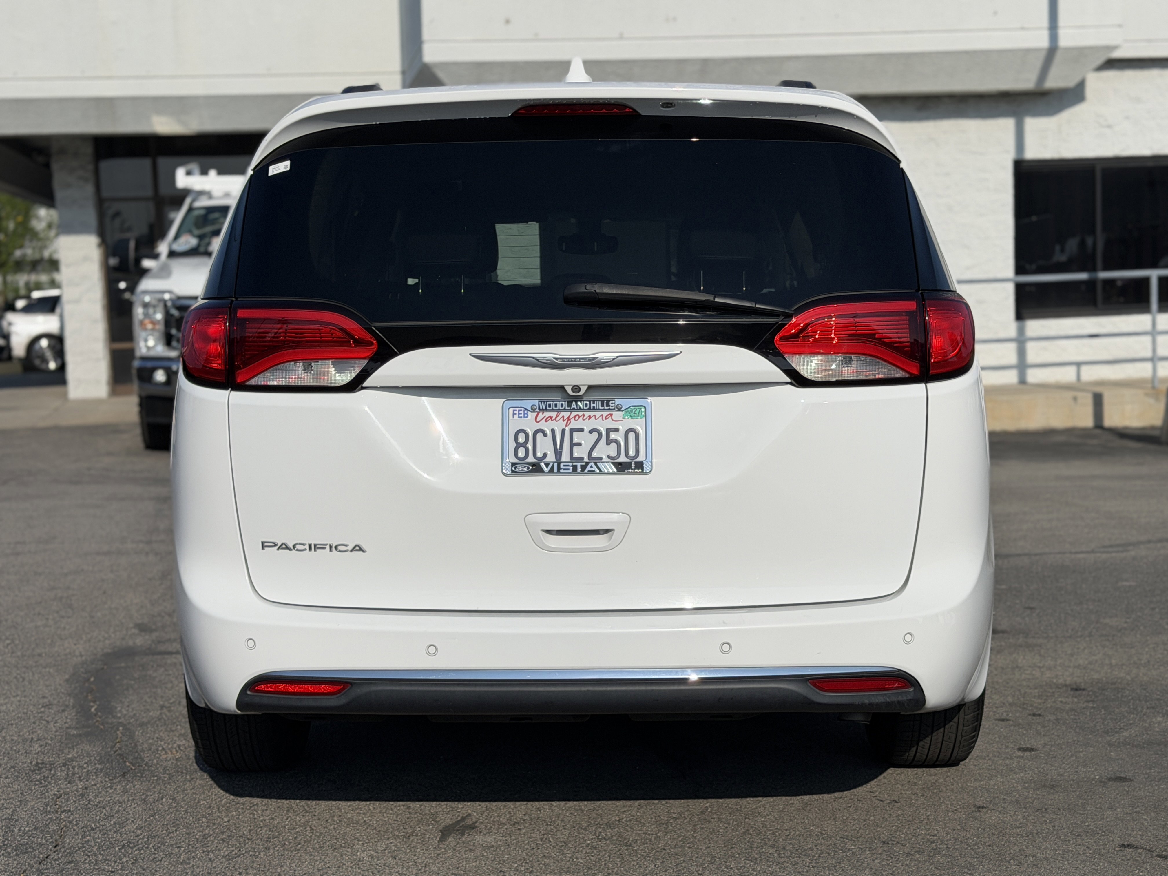 Used 2017 Chrysler Pacifica Touring-L image 4