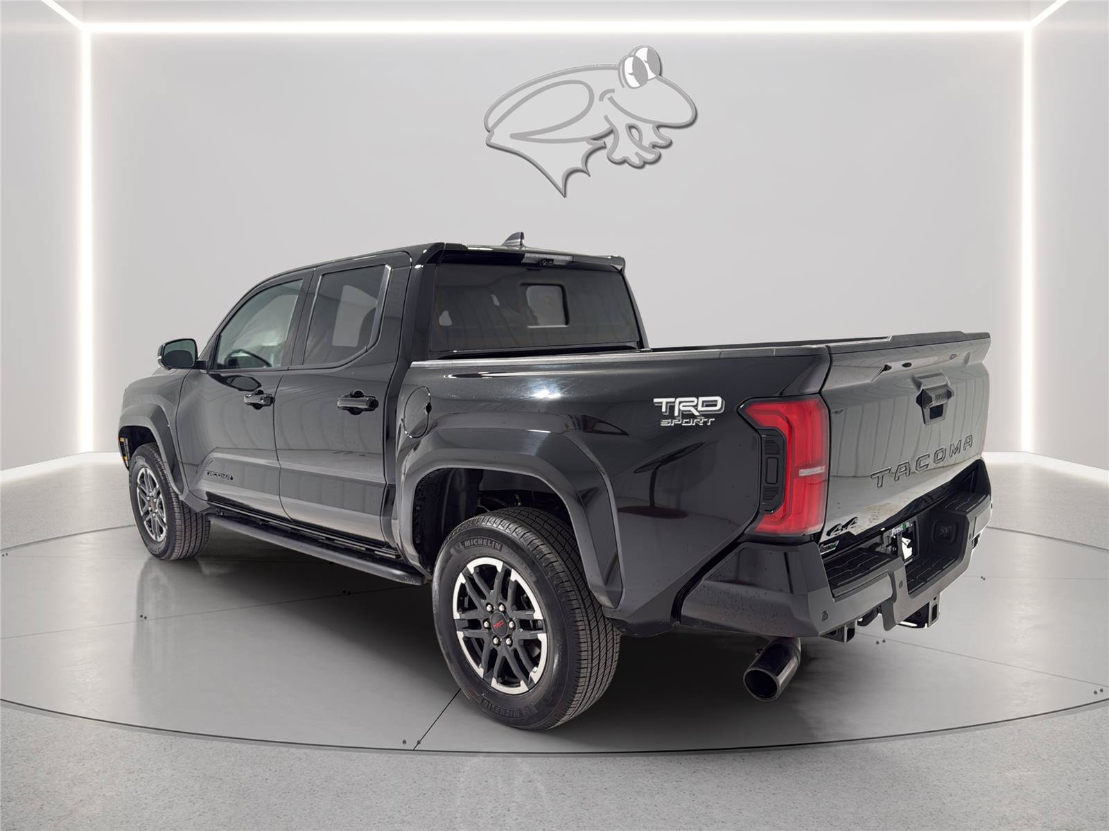 Used 2025 Toyota Tacoma TRD Sport w/ TRD Sport Premium Package AWD/4WD image 7