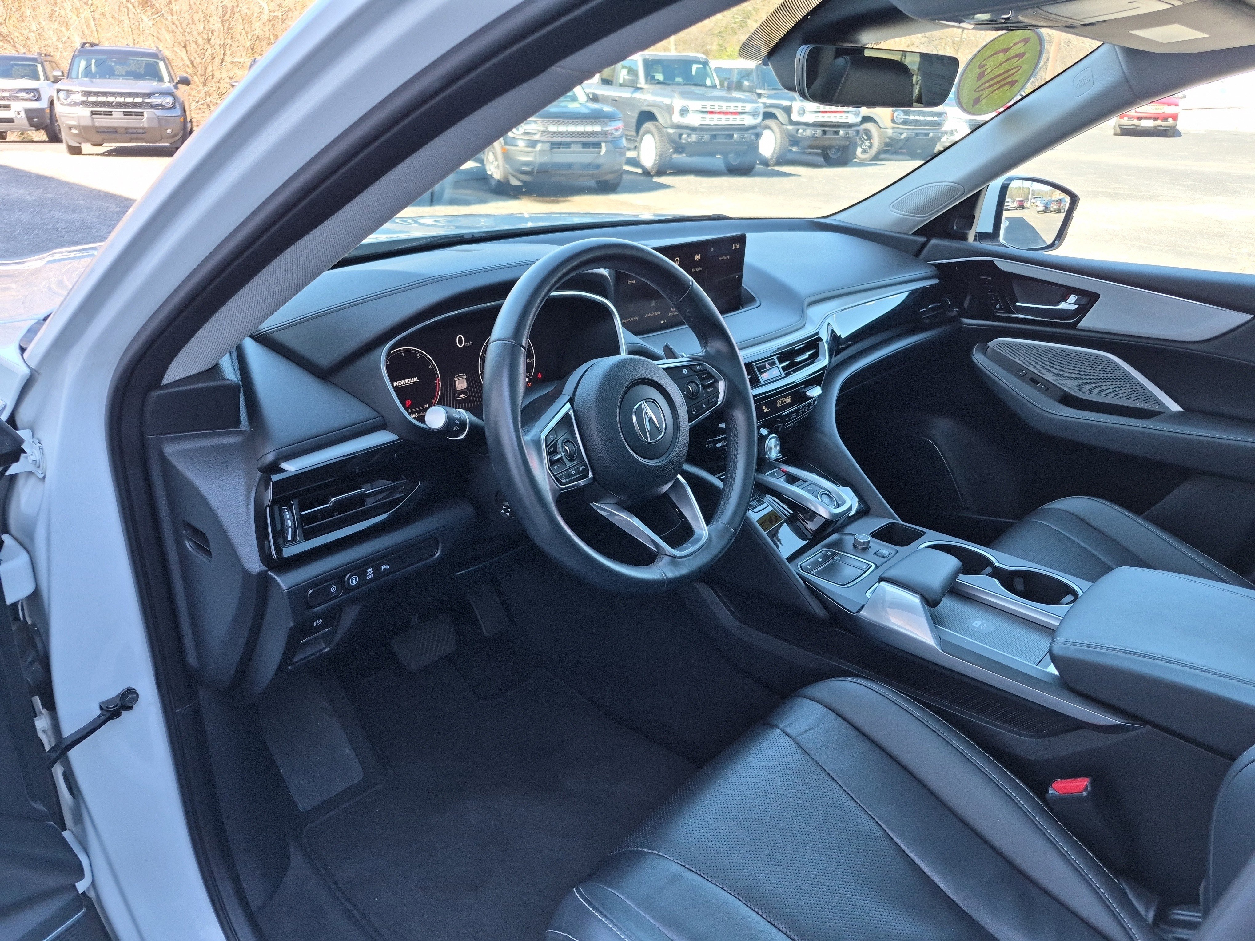 Used 2023 Acura MDX SH-AWD w/ Technology Package image 13