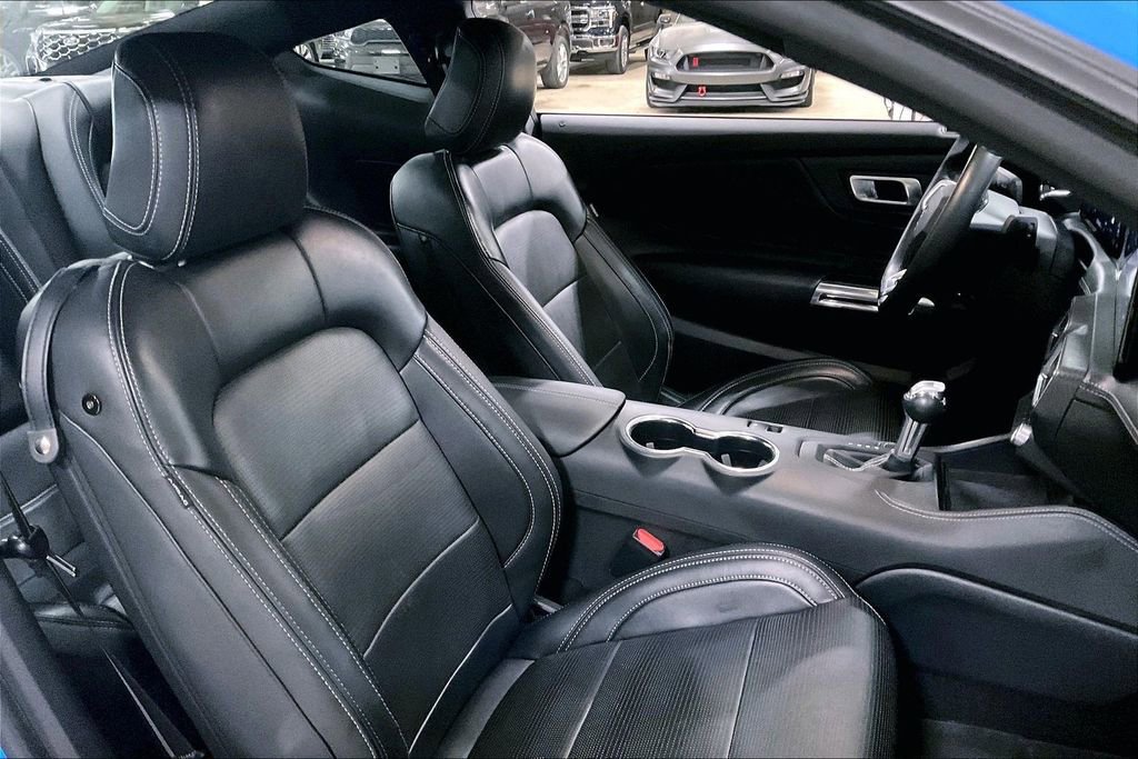 Certified 2025 Ford Mustang Premium image 9