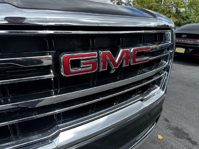Used 2023 GMC Yukon SLT w/ SLT Premium Package AWD/4WD image 10