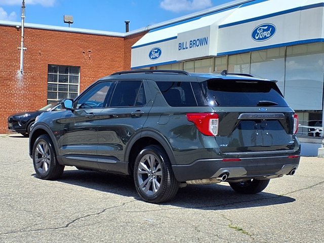 Certified 2024 Ford Explorer XLT w/ Equipment Group 202A AWD/4WD image 2