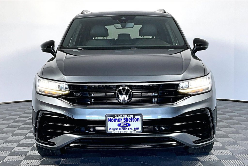 Used 2023 Volkswagen Tiguan SE R-Line FWD image 3