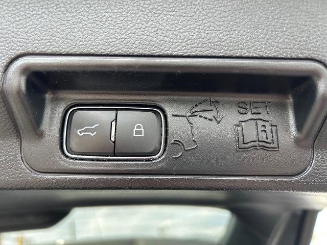 Certified 2021 Ford Explorer XLT w/ Equipment Group 202A image 18