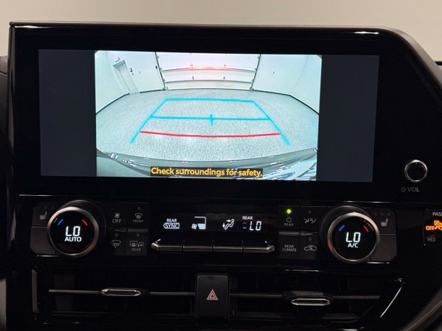 Used 2023 Toyota Highlander XLE FWD image 26