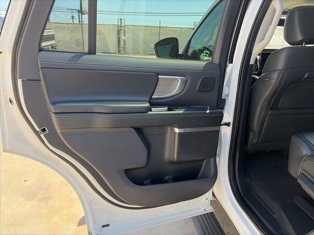 Certified 2025 Ford Expedition Platinum w/ Driver's Package AWD/4WD image 7