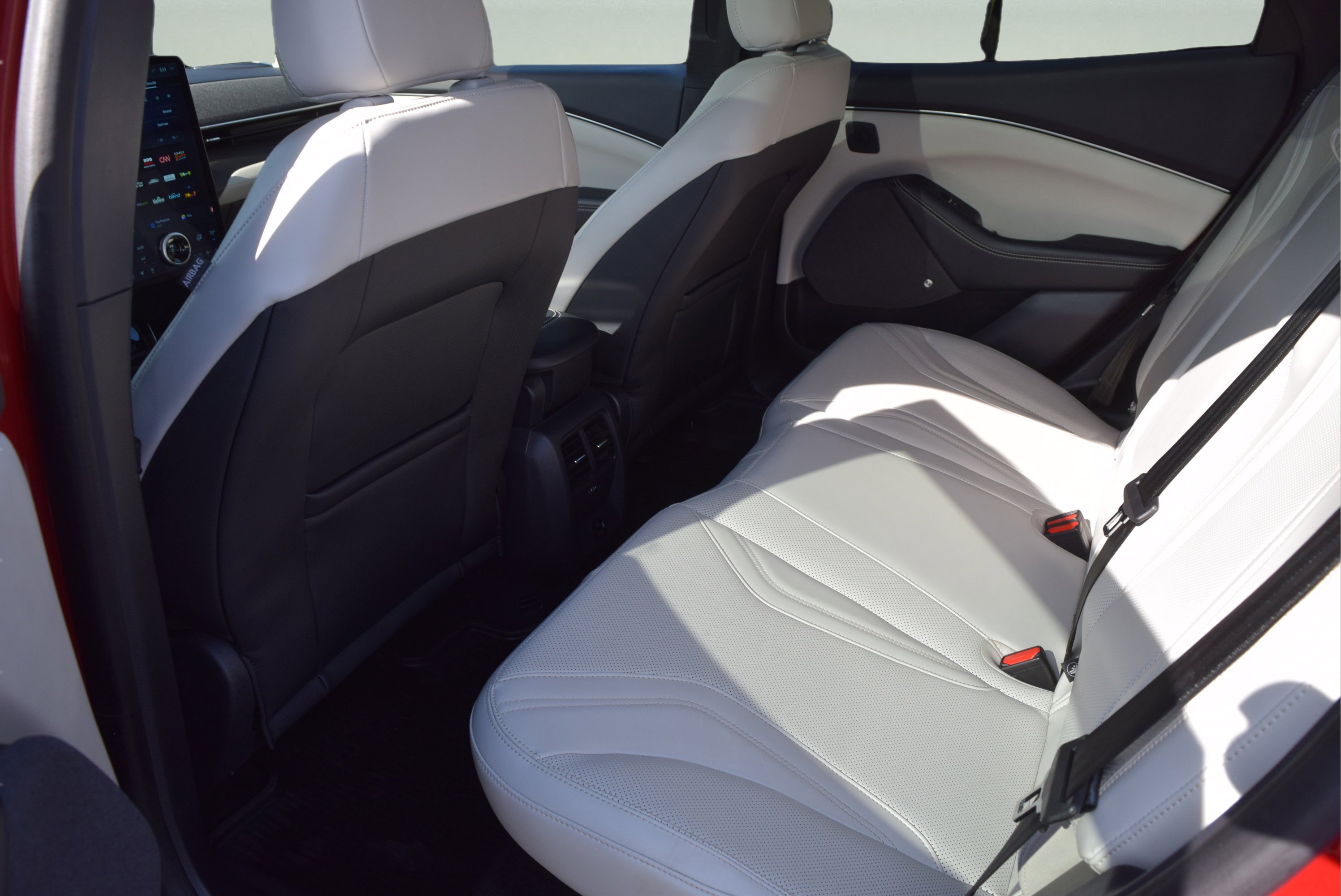 Certified 2022 Ford Mustang Mach-E Premium AWD/4WD image 7