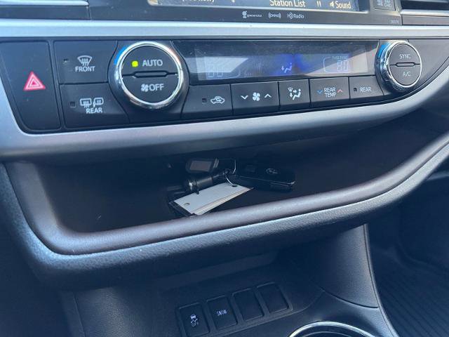 Used 2017 Toyota Highlander XLE image 27