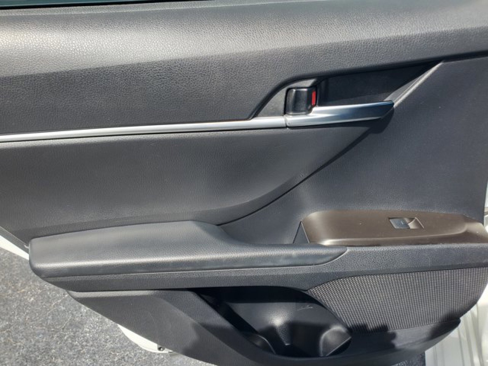 Used 2022 Toyota Camry SE w/ Convenience Package image 29