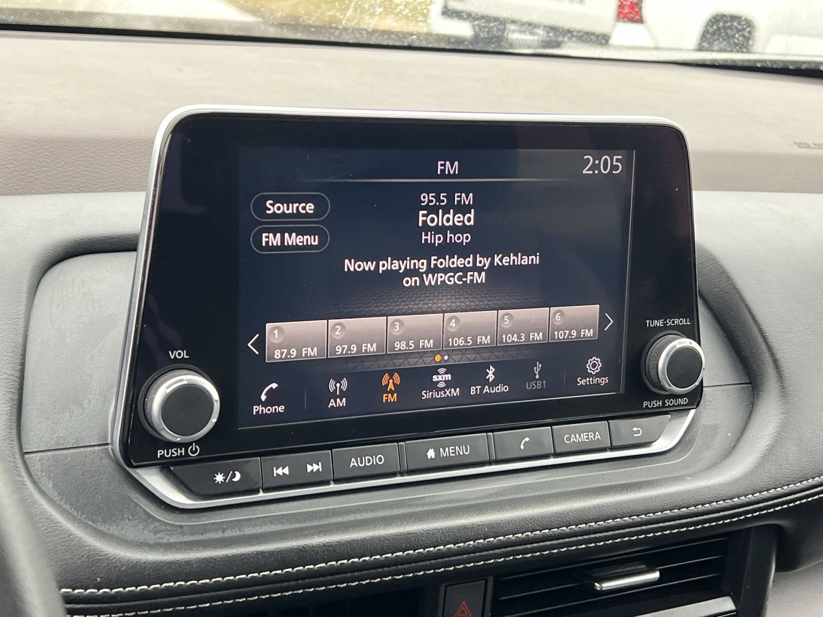 Used 2023 Nissan Rogue SV image 18