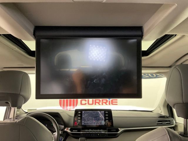 Used 2024 Toyota Sienna XLE image 19