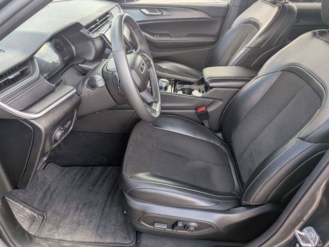 Used 2023 Jeep Grand Cherokee L Laredo AWD/4WD image 12