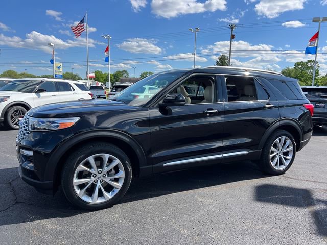 Certified 2023 Ford Explorer Platinum w/ Technology Package AWD/4WD image 3