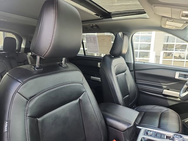 Certified 2023 Ford Explorer XLT w/ Equipment Group 202A image 34
