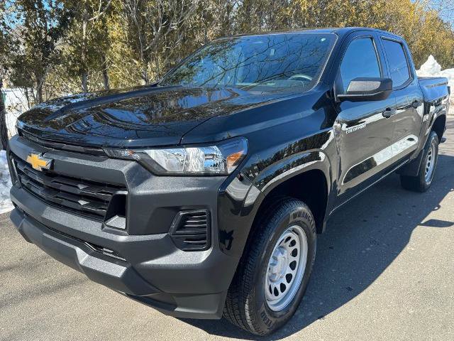 Used 2024 Chevrolet Colorado W/T RWD image 3