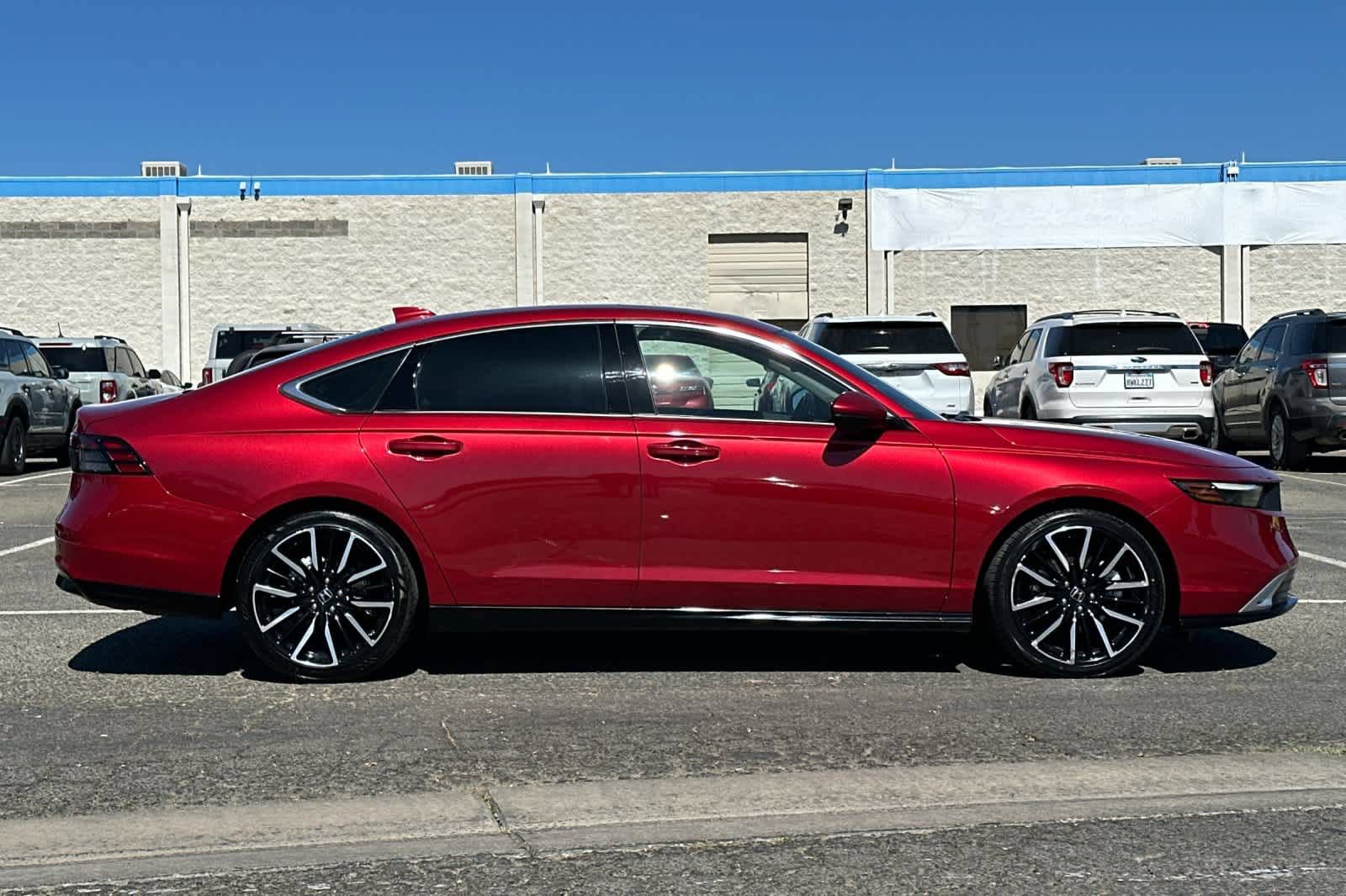 Used 2023 Honda Accord Touring image 9