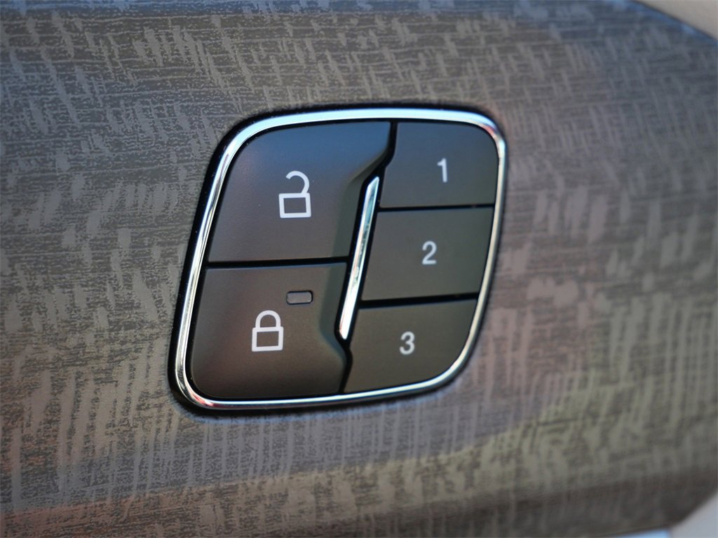 Certified 2025 Ford Explorer Platinum w/ Ultimate Package image 16