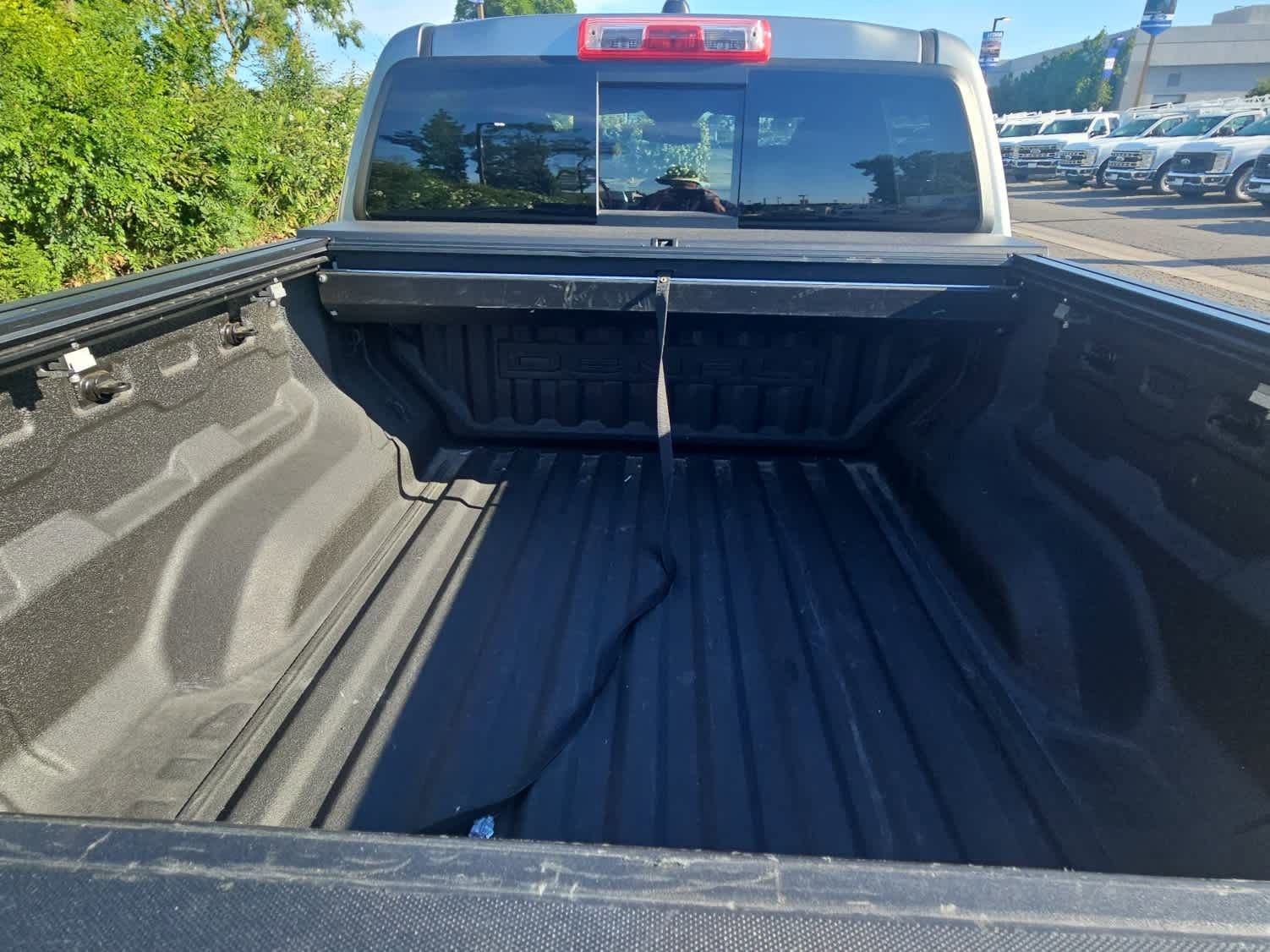 Used 2023 GMC Canyon Denali image 9