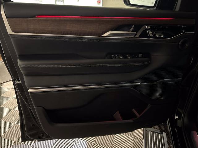 Used 2024 Jeep Grand Wagoneer L 4WD image 15