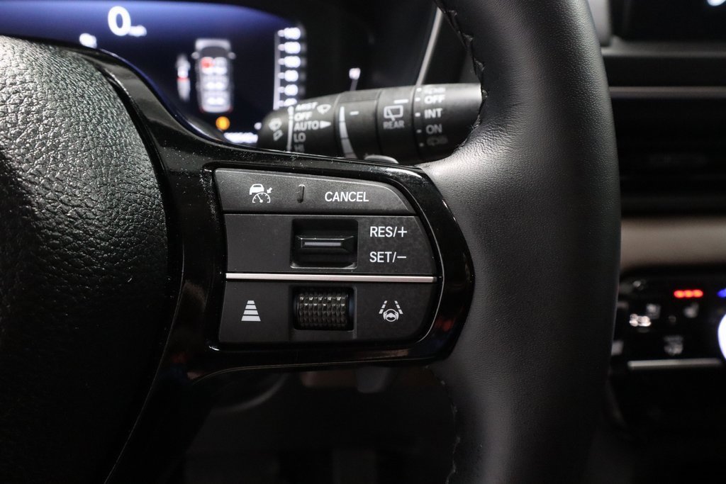 Used 2025 Honda Pilot Elite image 30