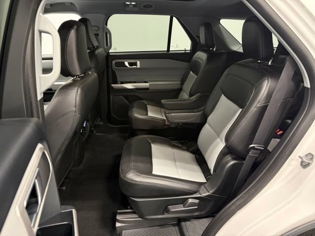 Certified 2023 Ford Explorer XLT w/ Equipment Group 202A RWD image 35