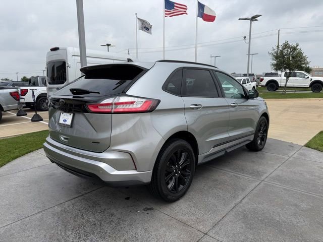 Certified 2024 Ford Edge SE w/ Black Appearance Package AWD/4WD image 3