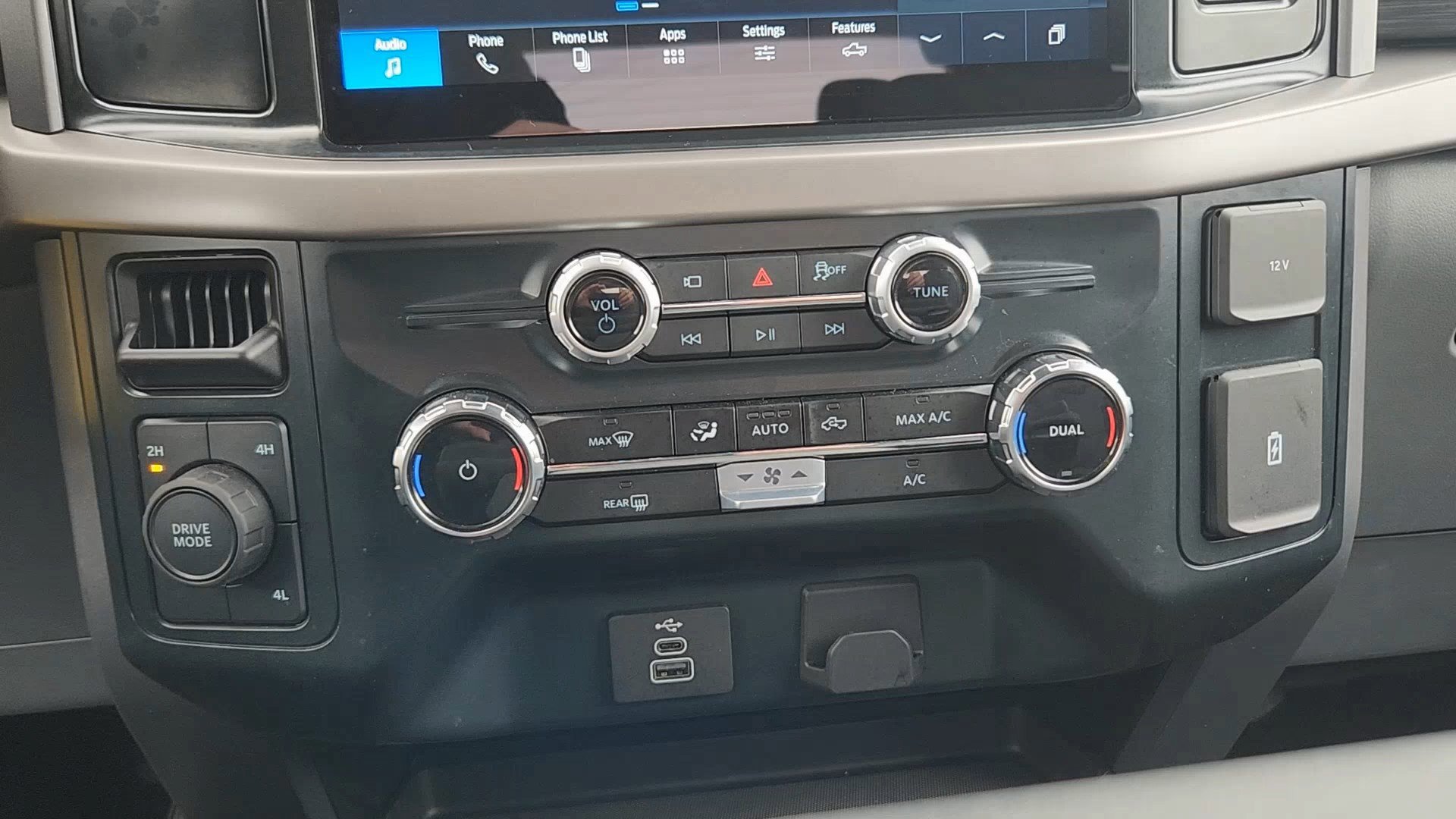 Certified 2025 Ford F150 XLT w/ Equipment Group 301A Standard image 15