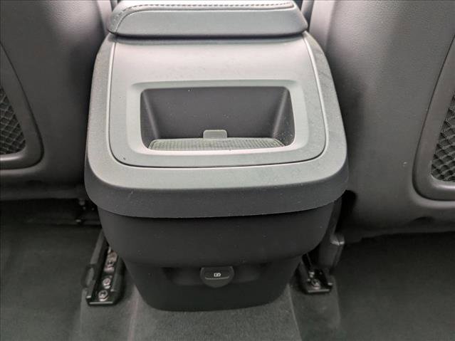 Used 2025 Volvo XC60 B5 Core image 24