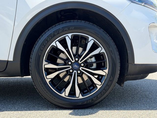 Certified 2021 Ford Escape SEL w/ SEL Stealth AWD Package image 28