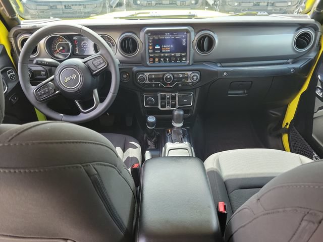 Used 2023 Jeep Gladiator Sport AWD/4WD image 18