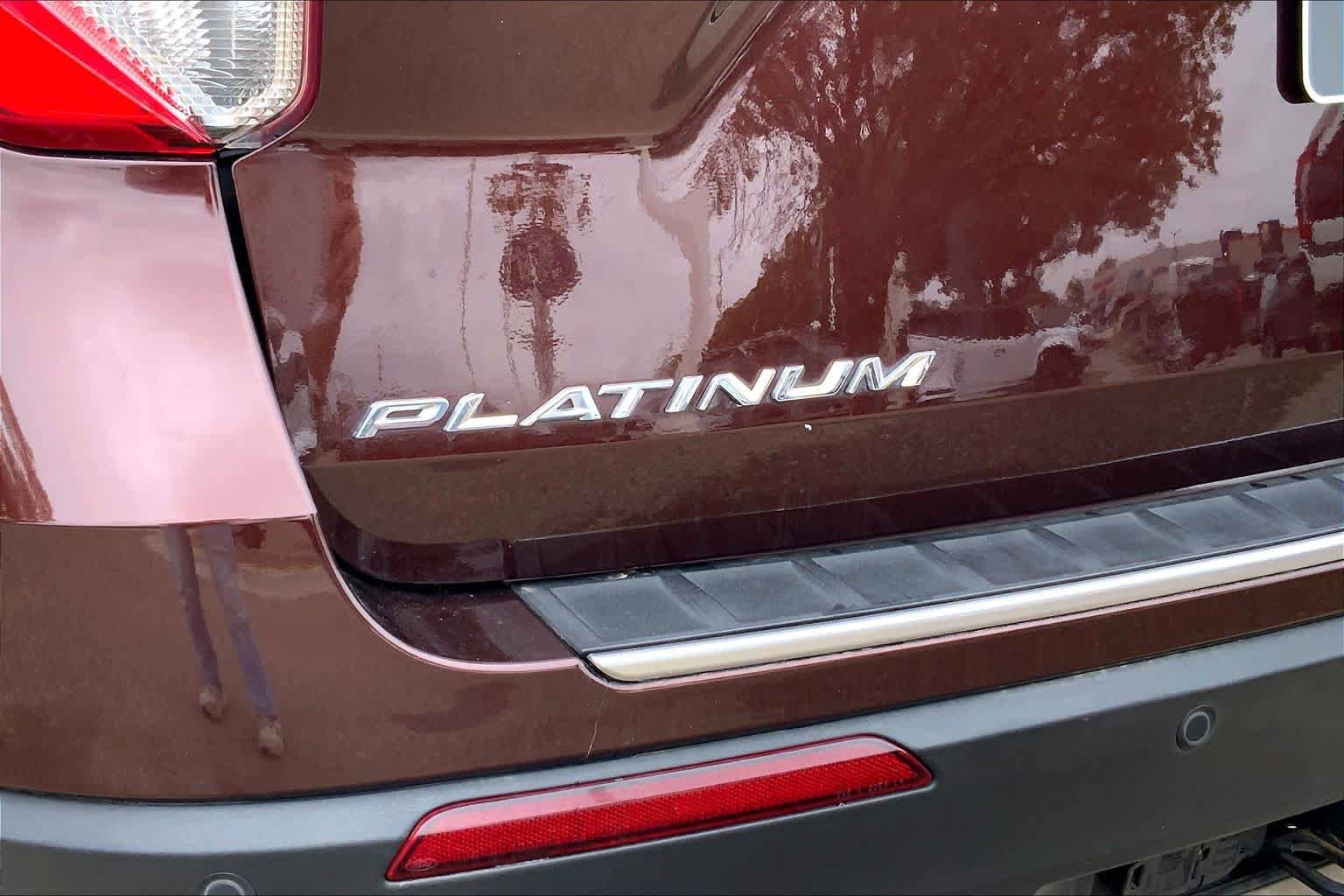 Certified 2020 Ford Explorer Platinum w/ Premium Technology Package AWD/4WD image 10