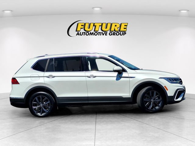 Used 2023 Volkswagen Tiguan SE FWD image 3