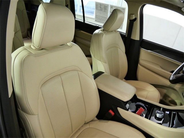 Used 2022 Jeep Grand Cherokee L Limited w/ Luxury Tech Group II image 12