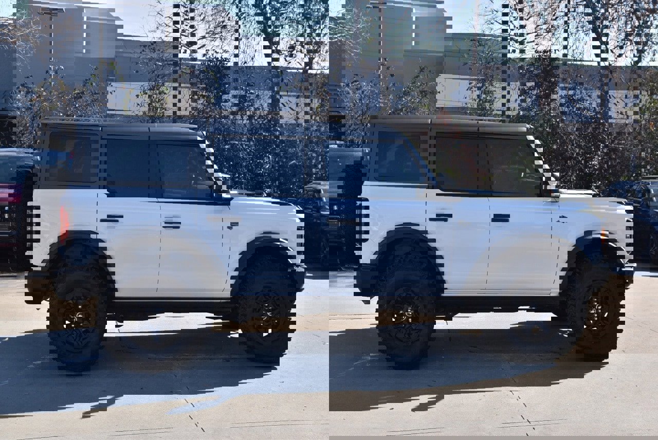 Certified 2023 Ford Bronco Wildtrak image 11