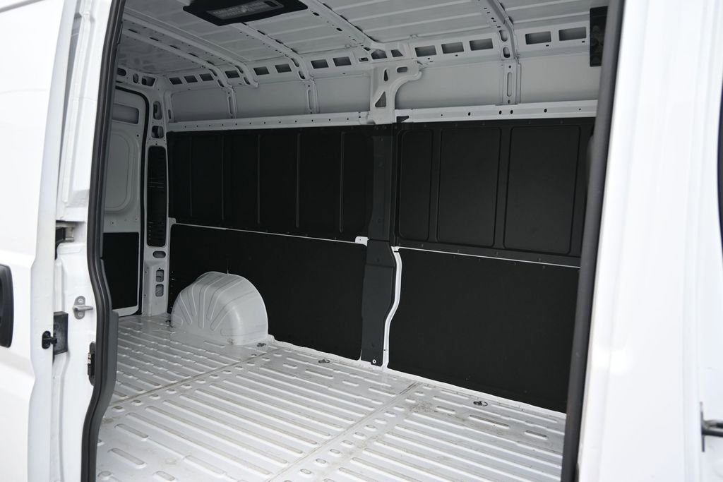 Used 2026 RAM ProMaster 2500 w/ Convenience Group FWD image 13