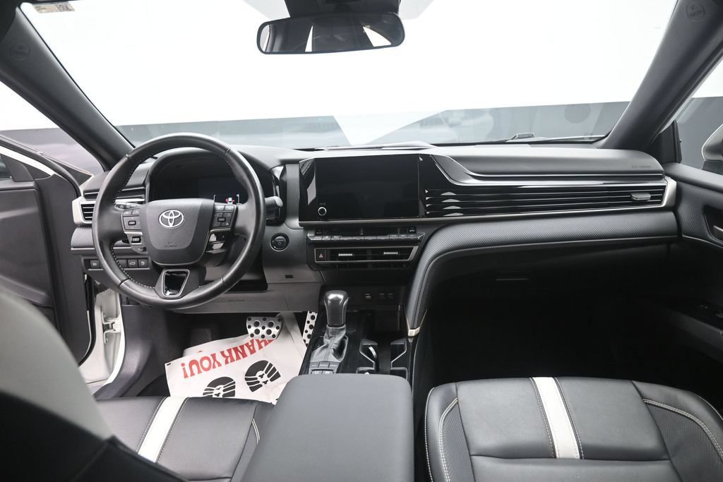 Used 2025 Toyota Camry SE FWD image 12