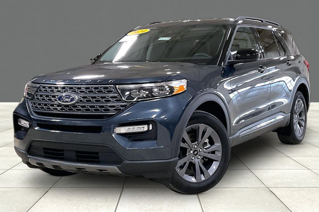 Certified 2024 Ford Explorer XLT w/ Equipment Group 202A AWD/4WD image 2