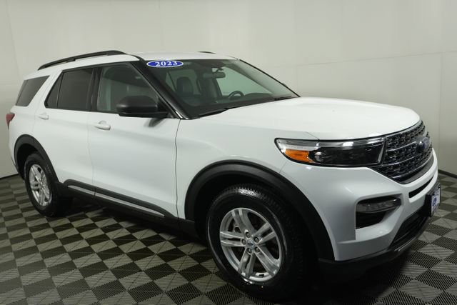Certified 2023 Ford Explorer XLT w/ Equipment Group 202A image 5