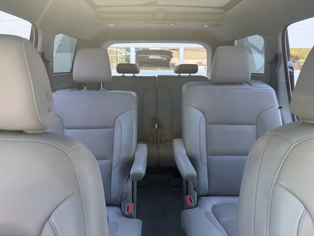 Used 2018 GMC Acadia SLT w/ LPO, Floor Liner Package AWD/4WD image 18