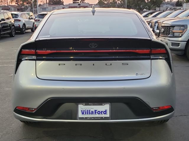 Used 2024 Toyota Prius LE image 4