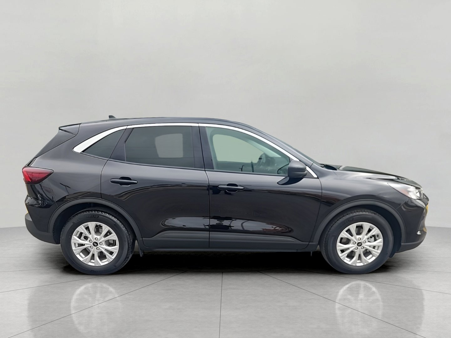 Certified 2023 Ford Escape Active w/ Cold Weather Package image 6